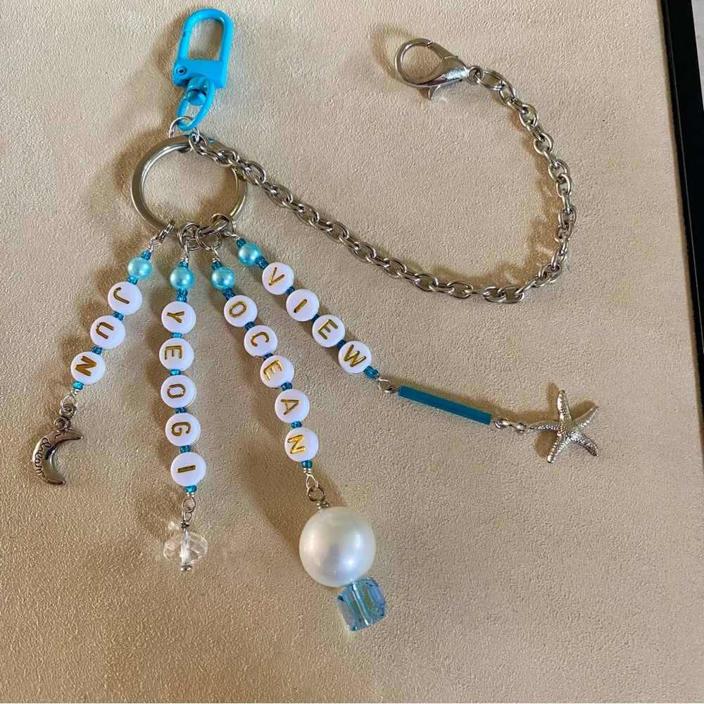 New Seventeen Jun Swarovski Crystal Alphabet Beads Keychain Bag Charm Chain Hook